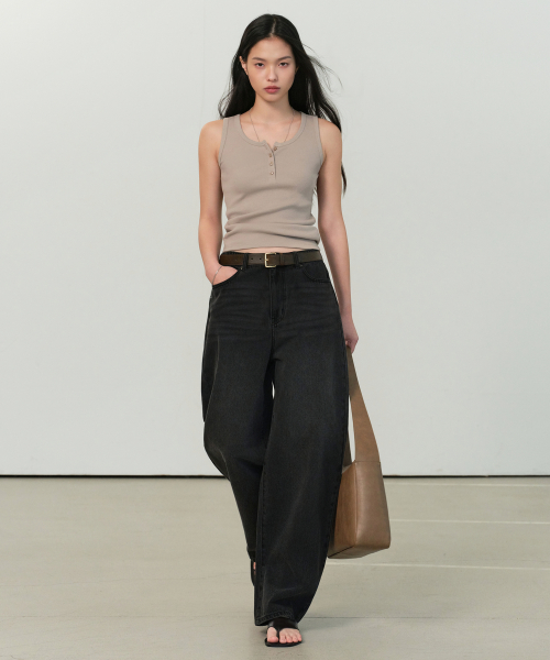 Женские джинсы Curved (Washed Black)
