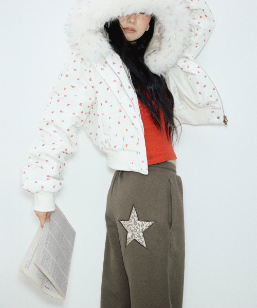 YOUHEE LEOPARD STAR SWEAT PANTS BROWN