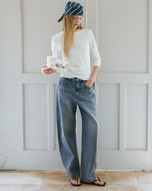 Round tomboy denim (middle blue)