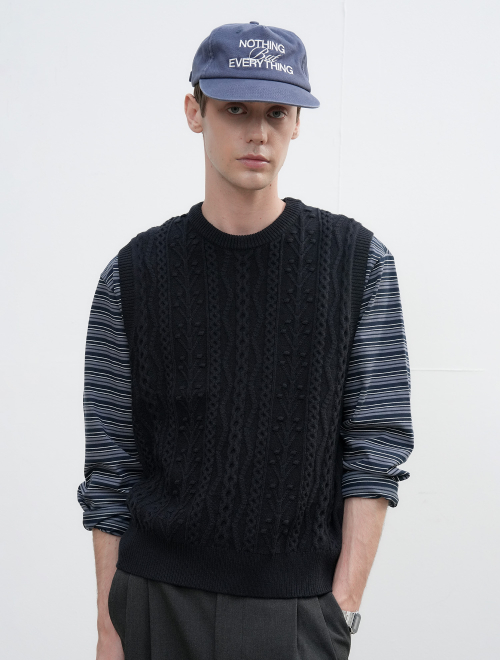 Классический трикотажный жилет MAN с круглым вырезом Dark Navy / SBE3M06004