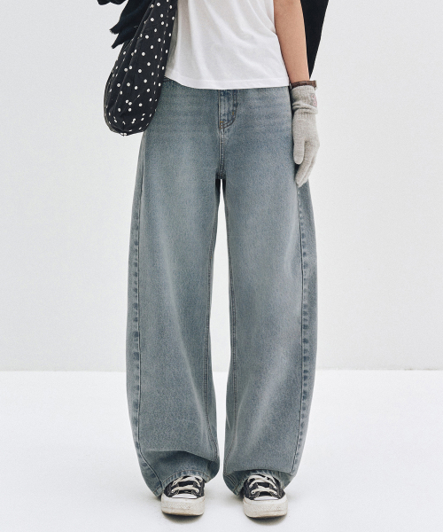 Curved Wide Jeans