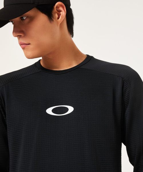 오클리() (공용) 인핸스 라이트 그리드 롱슬리브 크루 5.7 - 블랙아웃 / FOA40812302E 상품 이미지
