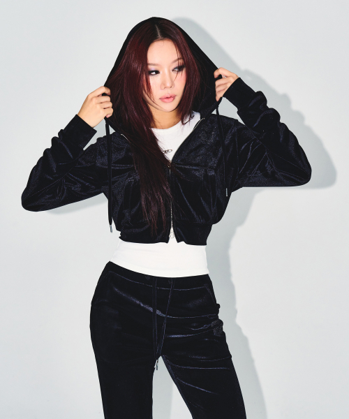 W DOUBLE B VELVET CROP HOODIE ZIP-UP [BLACK]