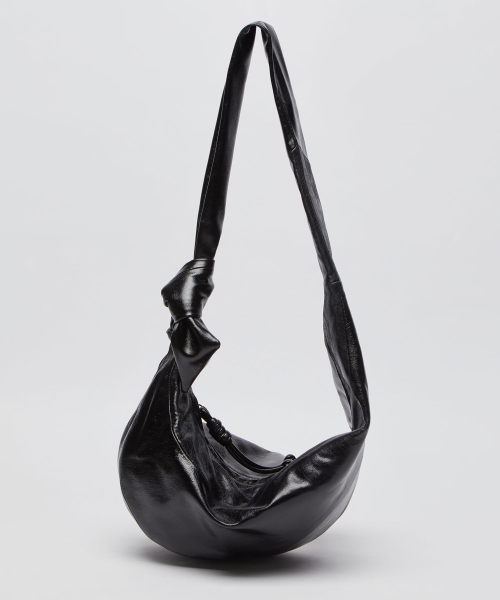 Fling messenger bag(Glossy crack black)_OVBAX26018GCB