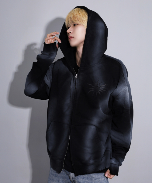 Aurora Eyes Hood Zip-Up_[Black]
