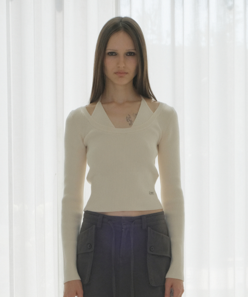HALTER SLIT KNIT PULLOVER [IVORY]