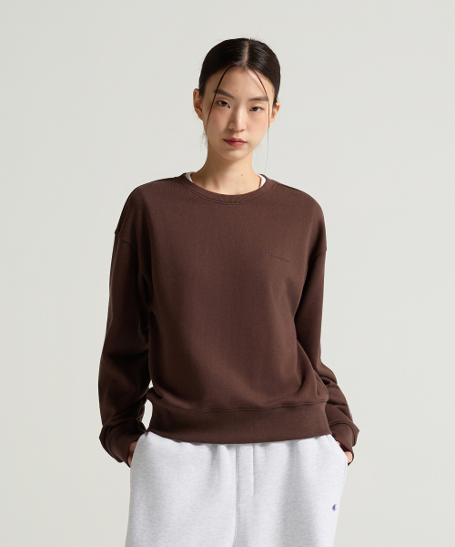 여성 스몰 로고 레귤러핏 스웨트셔츠 Brown