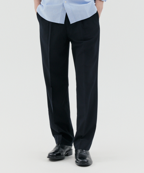 Повседневный костюм Core 3-Button Comfort, брюки с одной складкой (Black)