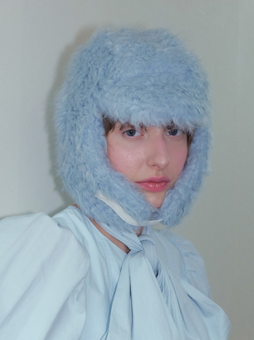 FRIZZ EARFLAP HAT IN BLUE