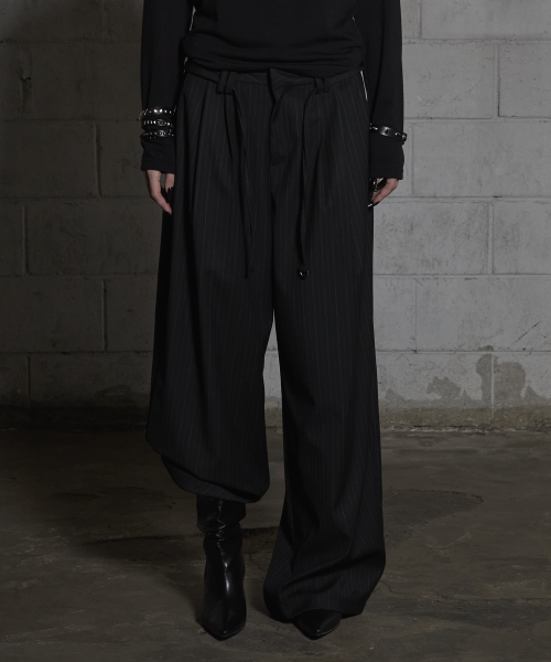 STRIPE PINTUCK SLACKS BLACK