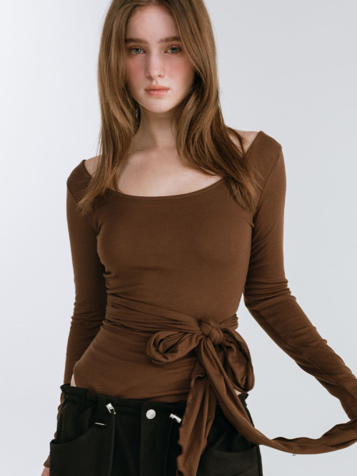 STRAP LAYERED T-SHIRT / BROWN