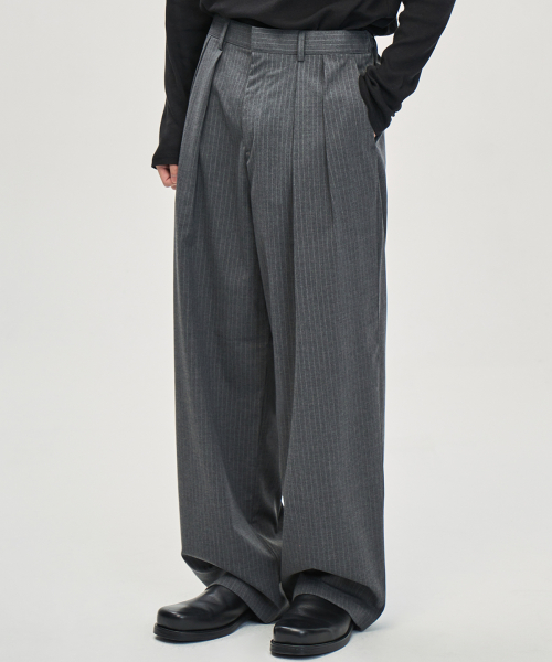 TWO TUCK PIN-STRIPE WIDE SLACKS (GRAY)