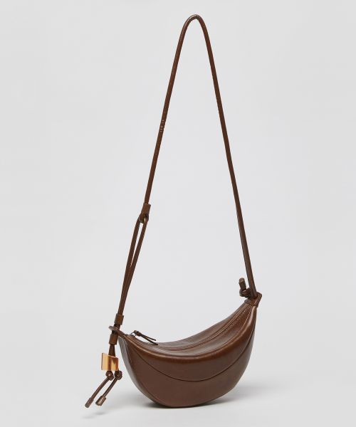 아카이브앱크 Small fling bag((Glossy crack camel)_OVBAX25201GCM