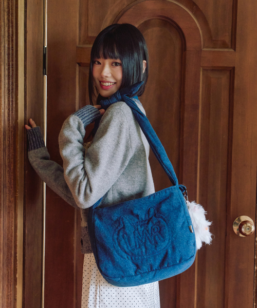 엘엠알() 스티치 포인트 데님 패딩 크로스백 BLUE 상품 이미지