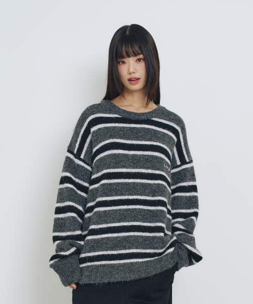 엘엠알() 헤어리 스트라이프 풀오버 니트 DARK GREY 상품 이미지