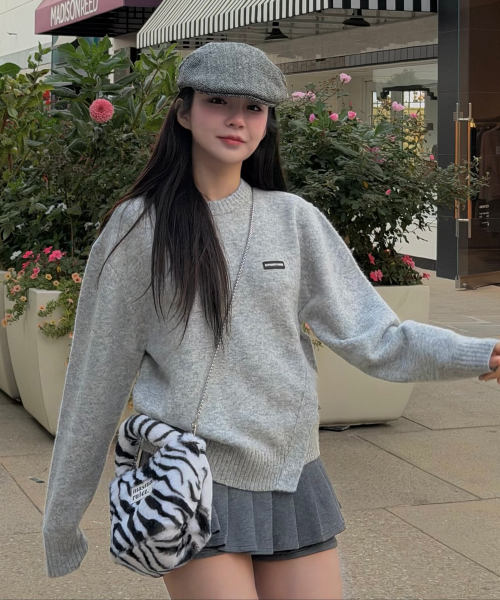 Twisted Line Crewneck Sweater (LIGHT GREY)
