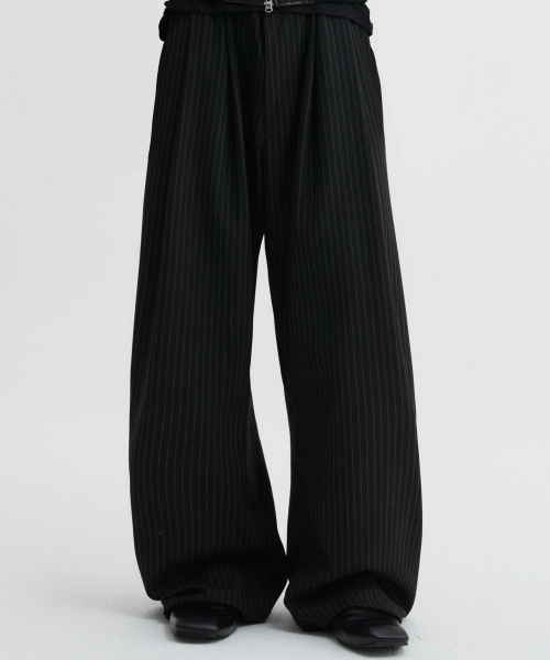 Striped Curved Slacks Black