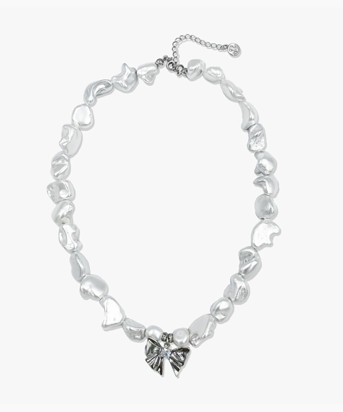 Pearl / Wonky necklace / Silver