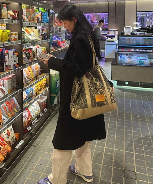 URBAN LEOPARD TWILL TOTE BAG