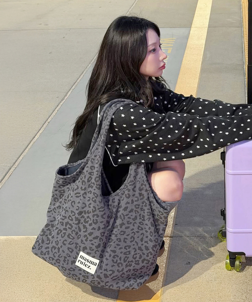 마스마룰즈() Loose fit big shoulder bag_Leopard mauve blue 상품 이미지