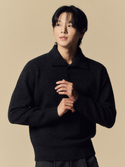 남성 커스터드 얀 하이넥 버튼 스웨터_MSF4ET1301