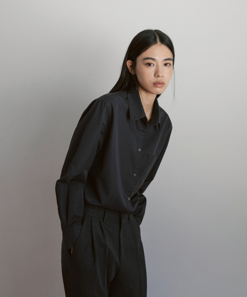w. Tourist Shirt (Coal)