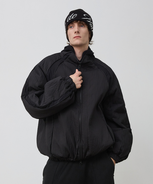 Плиссированный бомбер с кантом (Black)