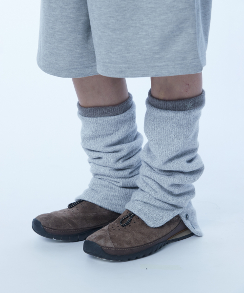TCM button knit warmer (light grey)