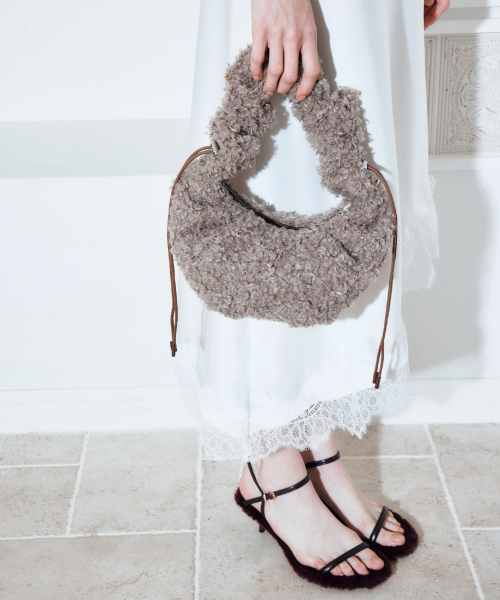 Dumpling Classic Shoulder Bag / Shearling Brown