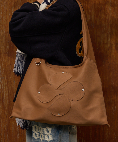 후드후드() 클로버 로고 아티피셜 스웨이드 숄더백 카멜 상품 이미지