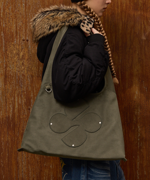후드후드() 클로버 로고 아티피셜 스웨이드 숄더백 카키 상품 이미지
