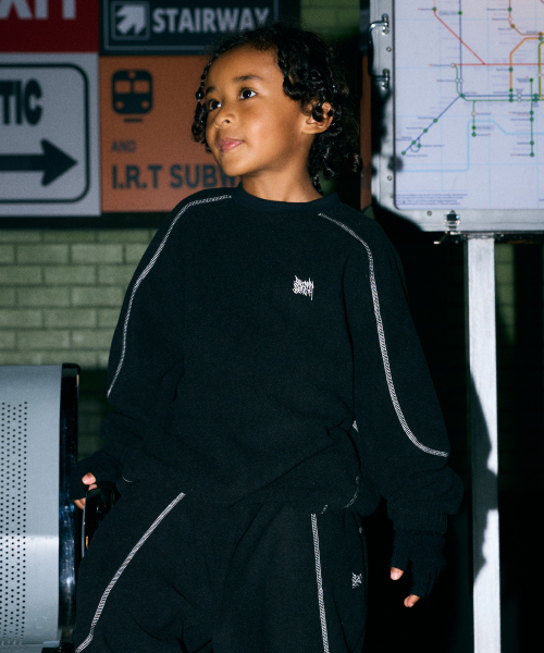 브라운브레스 키즈() KIDS FLEECE CHAIN STITCH TAG CREWNECK - BLACK 상품 이미지