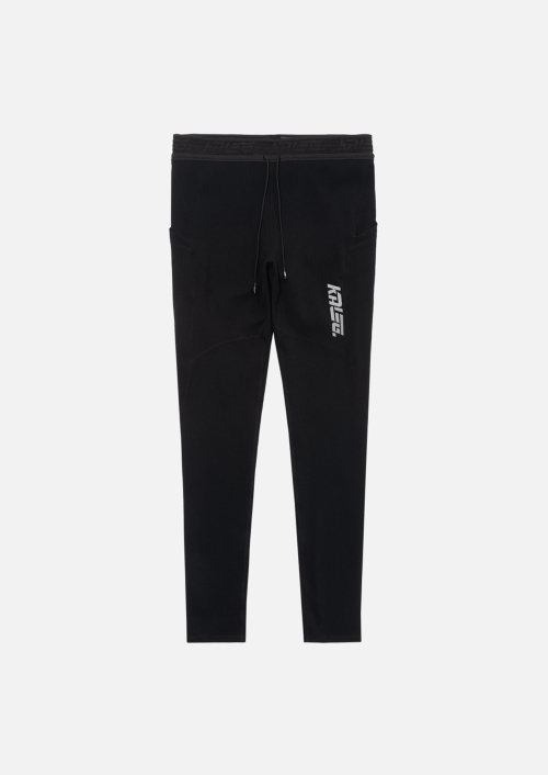 (black)