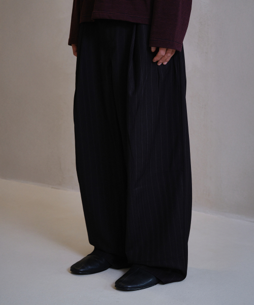 Брюки LOOSED STRIPE TROUSERS (BLACK)