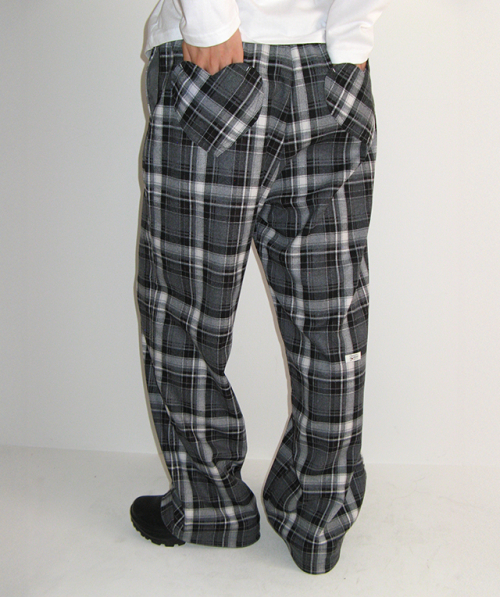 BACK HEART POCKET CHECK PANTS BLACK