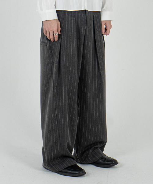 Утилитарные полосатые брюки с двойными складками (Charcoal Grey)