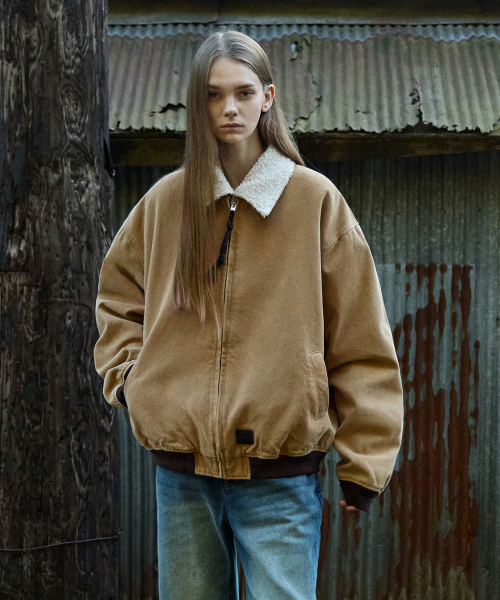 Джинсовый бомбер с воротником боа MJK129 [BEIGE]