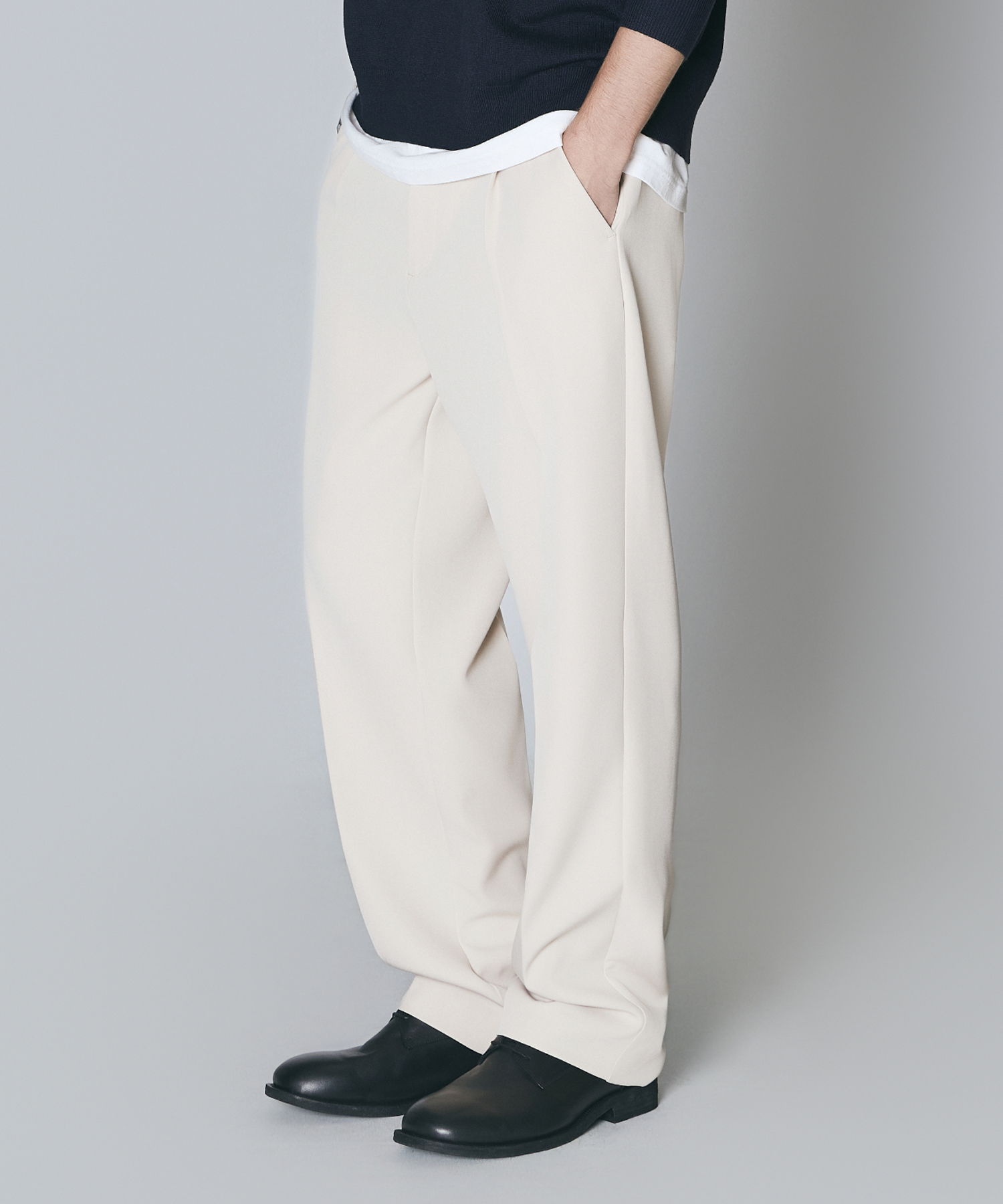 Semi-wide Slacks [Ash Cream]