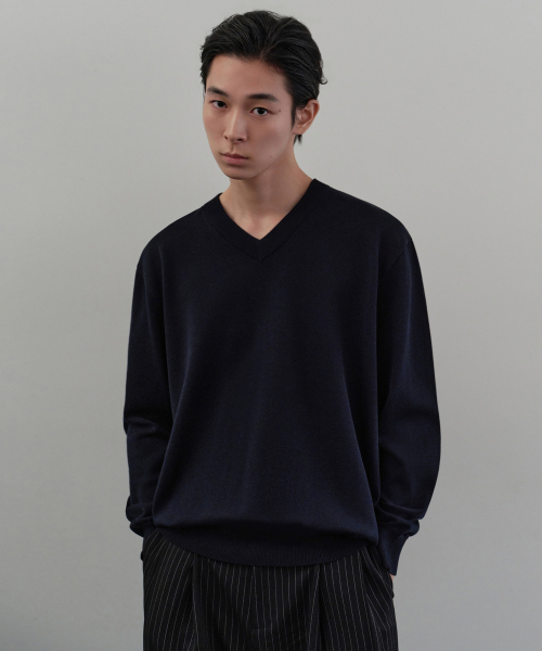 무신사 스탠다드() 워셔블 수피마 코튼 브이 넥 니트 [네이비] 상품 이미지