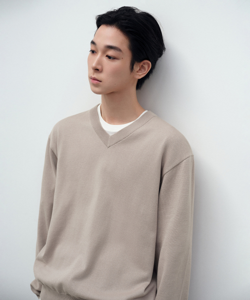 무신사 스탠다드() 워셔블 수피마 코튼 브이 넥 니트 [머쉬룸] 상품 이미지
