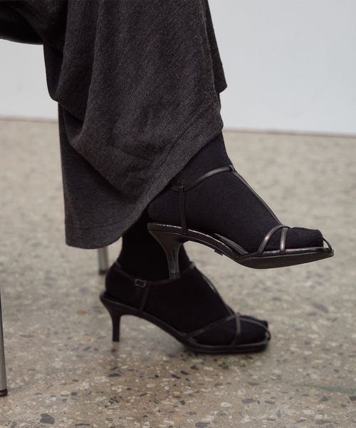 LAYERED HEELS (BLACK)
