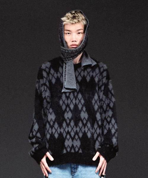 ARGYLE SWEATER BLACK