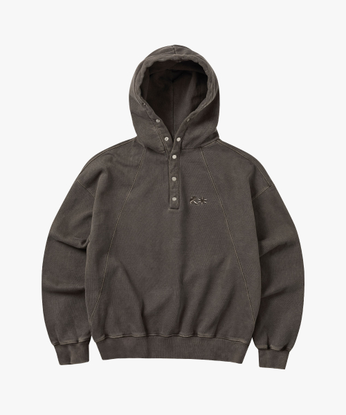 Плотное худи на пуговицах с пигментным окрасом Charcoal Brown : RADIANT154