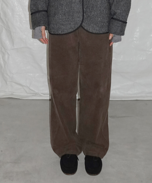 Curved Balloon Corduroy брюки (Brown)