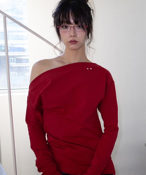 ONE-SHOULDER ELASTIC T (RED)