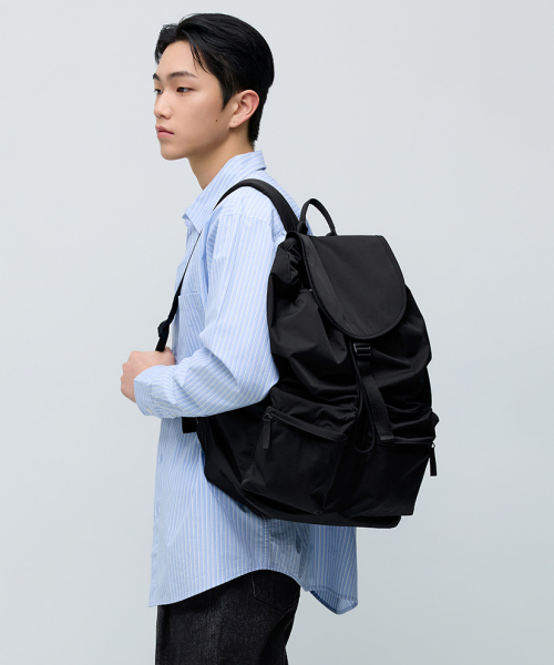 CRINKLE TWO POCKET FLAP BACKPACK [BLACK]