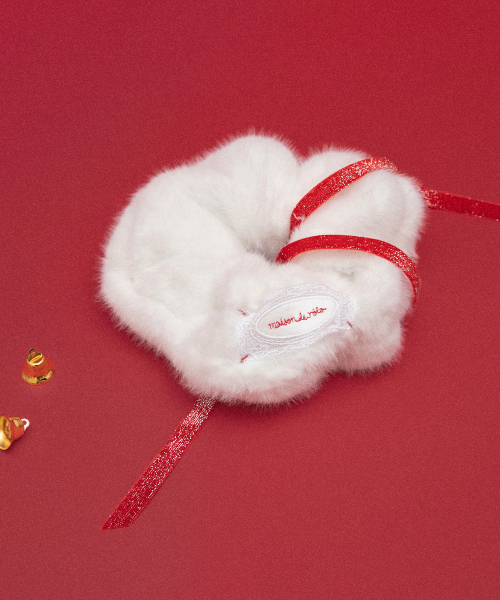 LACE LABEL FUR SCRUNCHIE WHITE