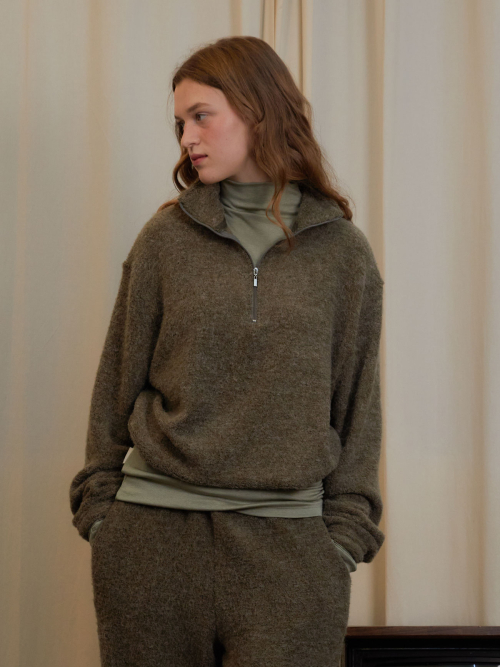 Olive haze pullover (Olive brown)