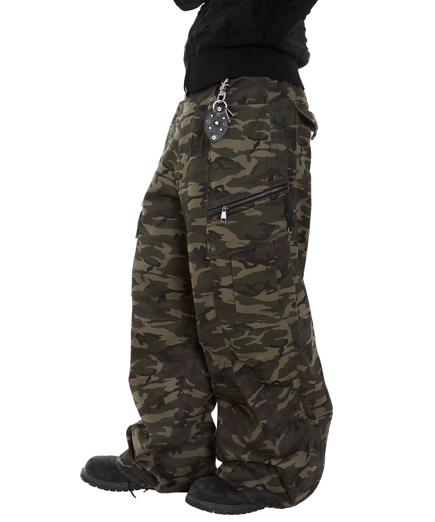 Knee Pin-Tuck Camo Zippered Cargo Pants (Khaki)