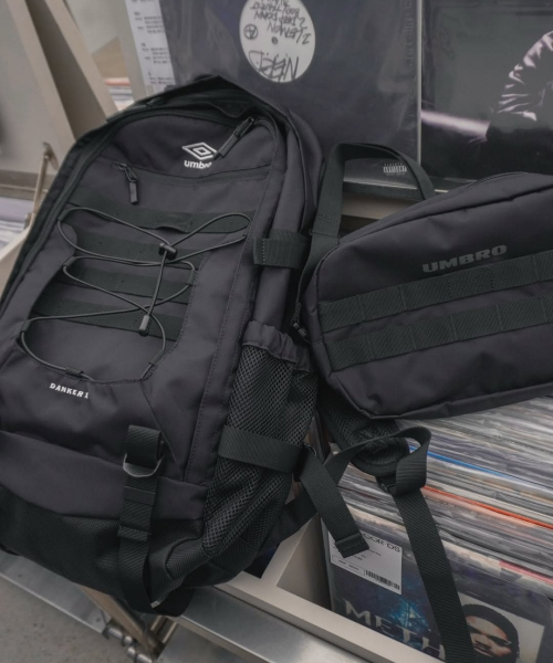 X (34L & ) Black UR123CBP17
